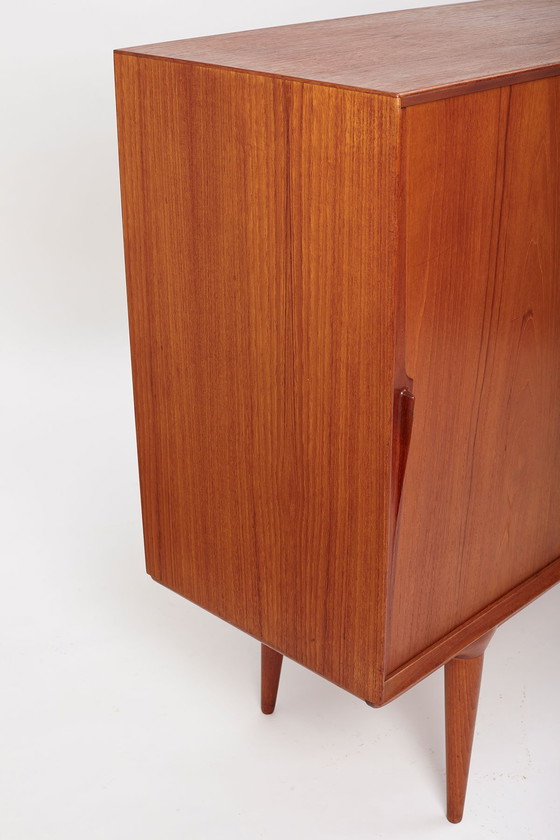 Image 1 of Modèle 19 Highboard Conçu par Gunni Omann pour Omann Jun Møbelfabrik, Danemark Années 1960