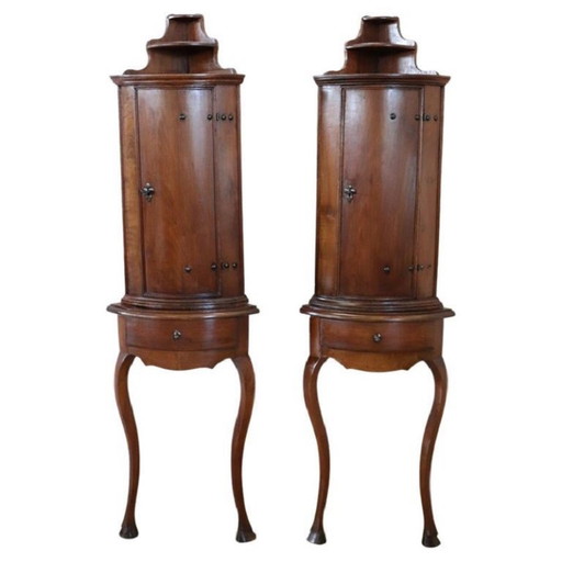 18th Century Walnut Corner Cabinets, Set of 2