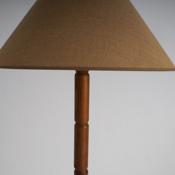 Image 1 of Lampadaire en bois style milieu du siècle