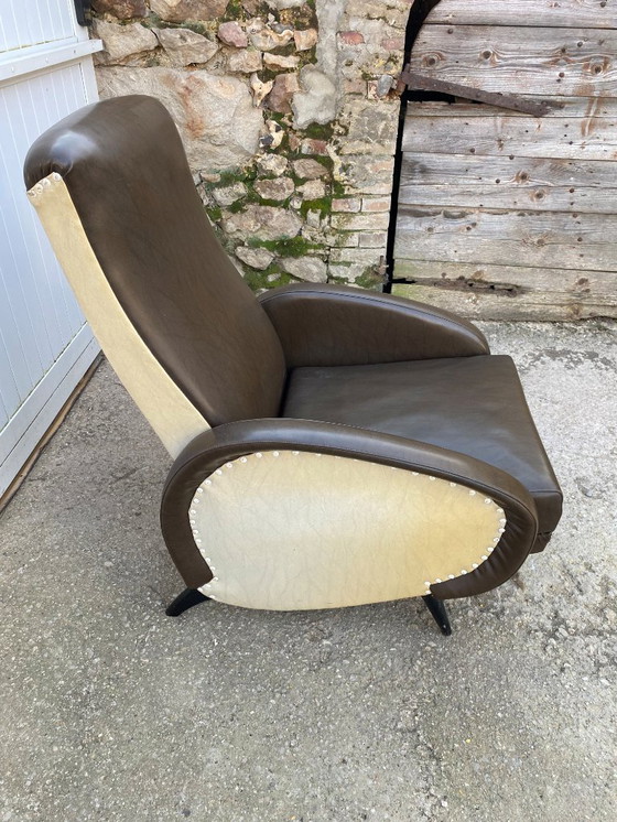 Image 1 of Fauteuil lounge inclinable repose pied simili cuir skai vintage 50