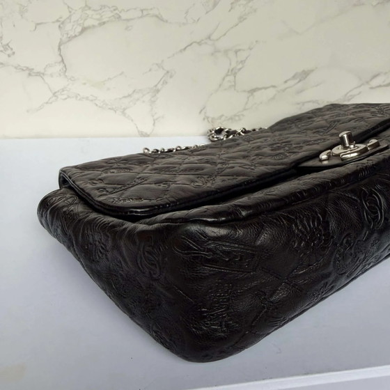Chanel jumbo pelle di vitello goffrata simboli portafortuna – Borse a spalla (photo 6 of 12)