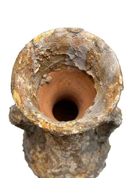 Image 1 of Echte römische Amphore aus einer Meeresgrabung, komplett mit ihrem schmiedeeisernen Sockel.

