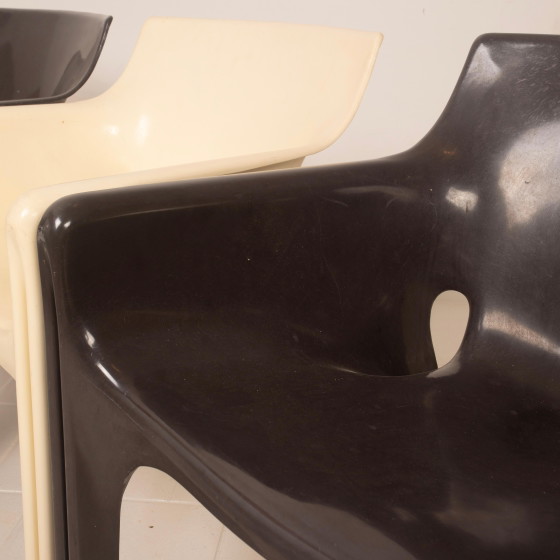 Set aus sechs Gaudì Armlehnstühlen von Vico Magistretti für Artemide – Esszimmerstühle, Plastic (photo 14 of 20)