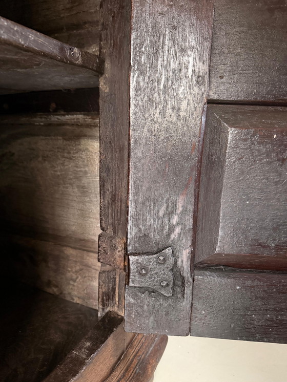 Image 1 of Antiek spaans dressoir