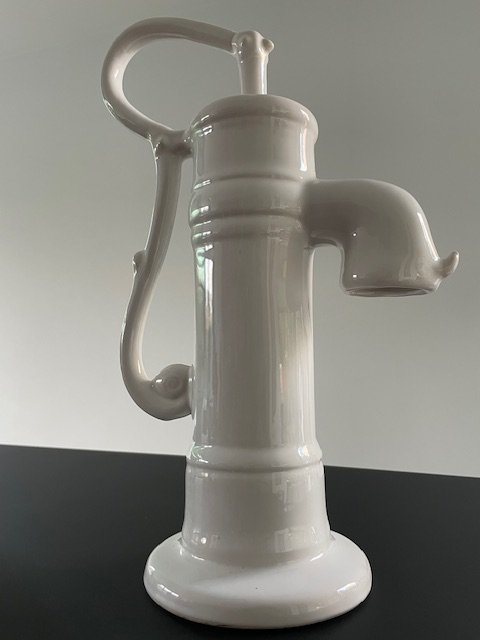 Statue Water Pump White Glazed Ceramic