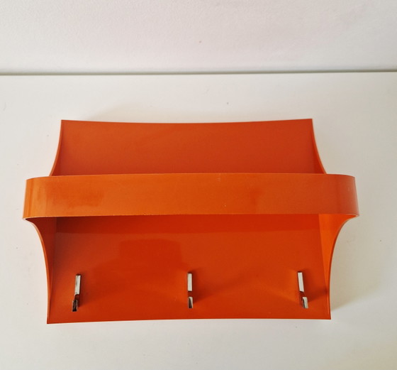 Image 1 of Oranje wandplank met kapstok spaceage jaren 70 