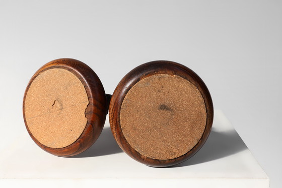 Image 1 of Paar französische Gerstenkorn-Kerzenleuchter aus Holz mit versilberten Bögen, um 1850. 1850