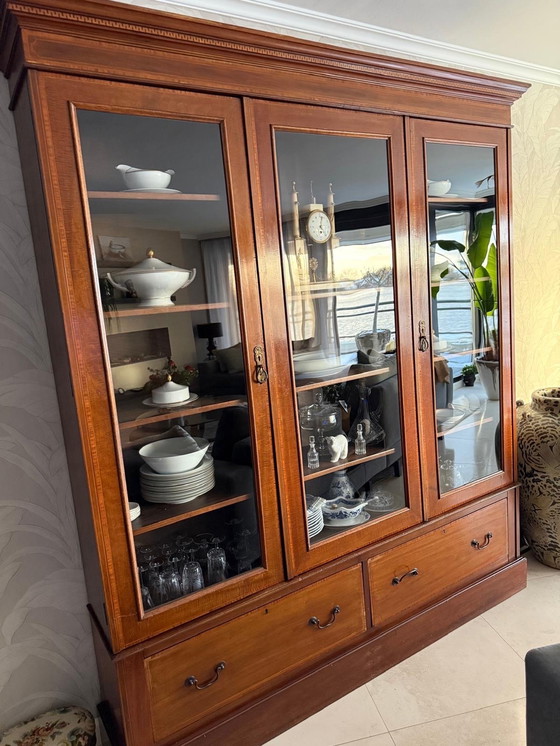 Image 1 of Mobile antico in vero legno con vetro