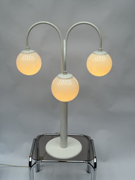 Image 1 of Grande lampe de table cascade en verre opalin – Design néerlandais des années 1970