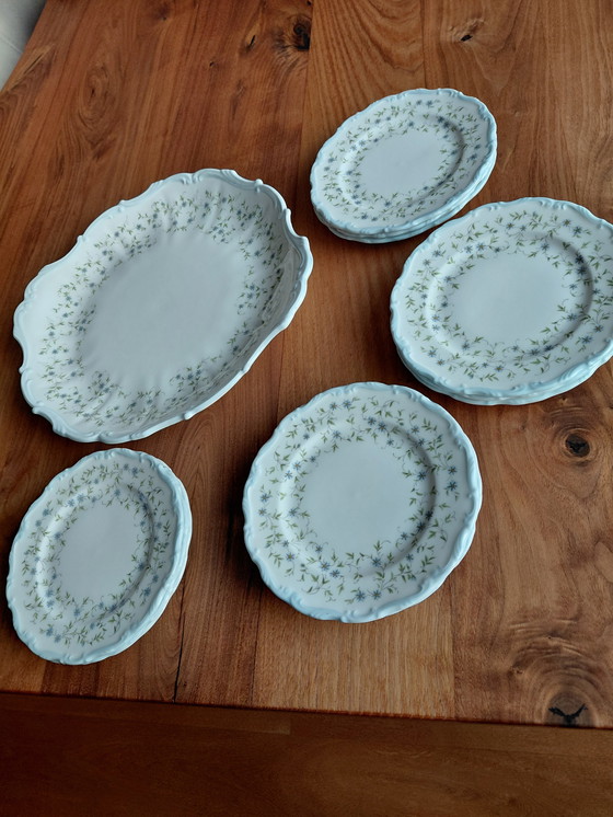 Image 1 of Magnifique service à gâteaux Royal Albert. Grand plat de 32 cm, 12 assiettes de 16 cm.