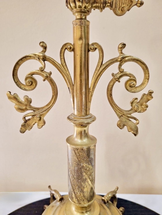 Image 1 of Antieke lamp van messing en gegraveerd glas – elegantie uit de Belle Époque.