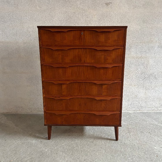 Image 1 of Teakhouten ladekast / tallboy — Denemarken, jaren 60