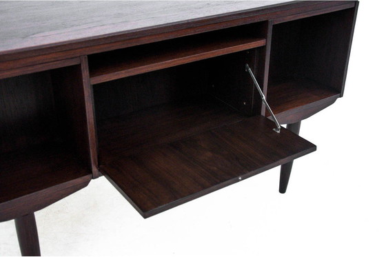 Image 1 of Bureau en teck, design danois, années 1960.