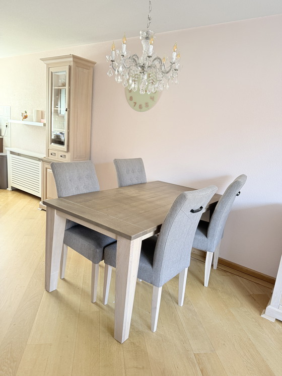 Image 1 of Stylish dining table