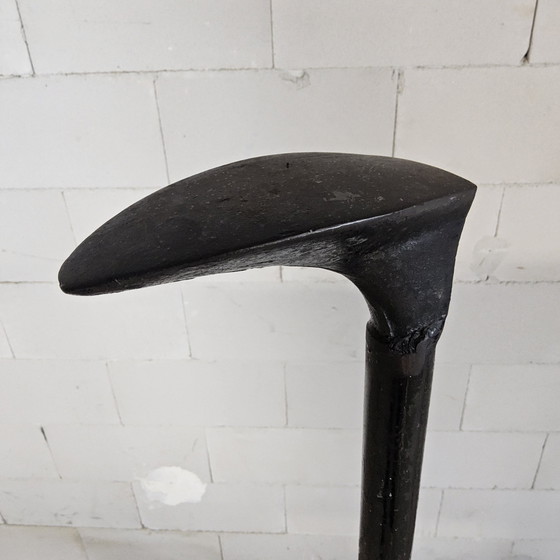 Image 1 of Antiker doppelter Schuhleistenständer aus Schmiedeeisen (H 113 cm) für Schuhmacher