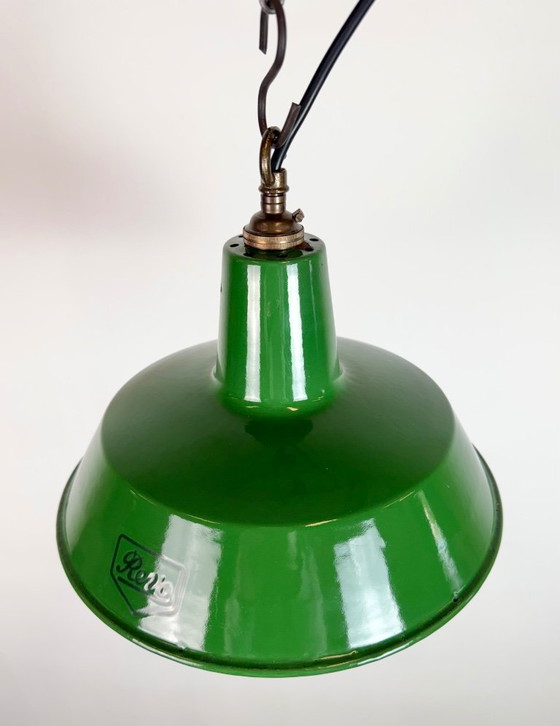 Image 1 of Industriële groene emaille hanglamp van Revo, jaren 1950.