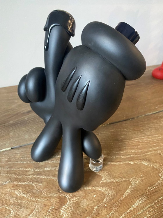 La Hands Vinylfigur The Slick Black Edition, limitierte Auflage von 100 Stück, 2018 – Bildhauerei, Plastic (photo 15 of 20)