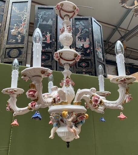 Lustre de Capodimonte. – Porcelain (photo 7 of 7)
