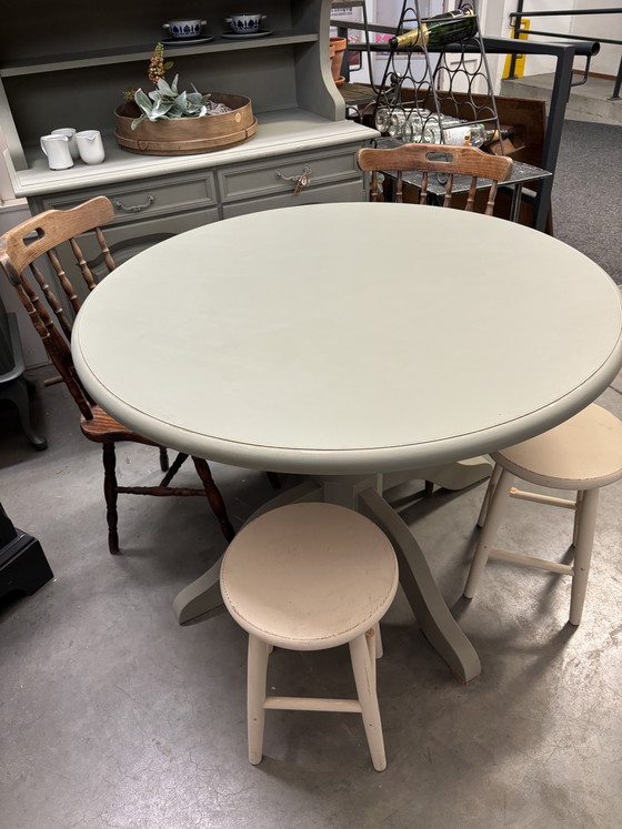 Image 1 of Vintage round table / dining table
