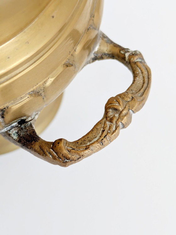 Image 1 of Cache-pot sur pied en laiton vintage, orné, style classique des années 1960