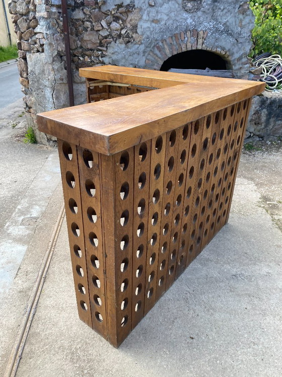 Image 1 of Barra esquinera en forma de L, de madera maciza de nogal, con mostrador/bar/zona de recepción de estilo profesional, circa 1950.