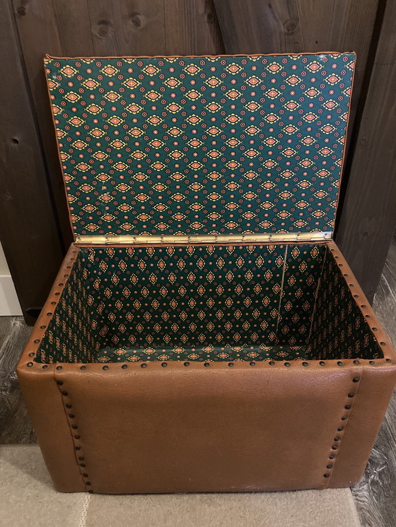 Image 1 of Vintage leren opbergkist poef