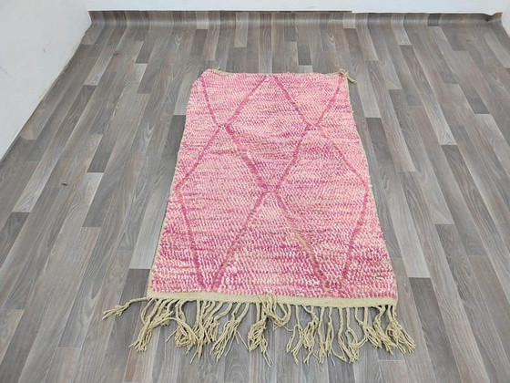 Alfombra bereber rosa de 1,6/2,5 m – Ahrend, Wool (photo 6 of 8)
