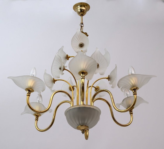 Image 1 of Lampadario di Murano moderno di metà secolo in lattimo e ottone, anni '70