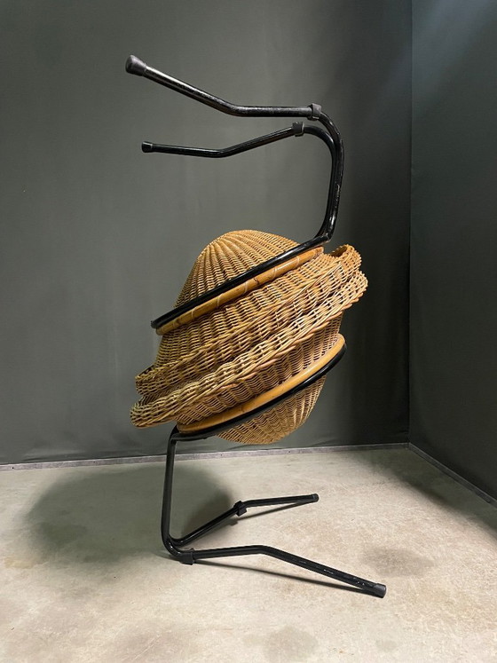 Rare pair of 'Rohe' Wicker and Metal Lounge Chairs 1960, Rohé Noordwolde, Armchairs, Brown, Vintage (photo 3 of 5)