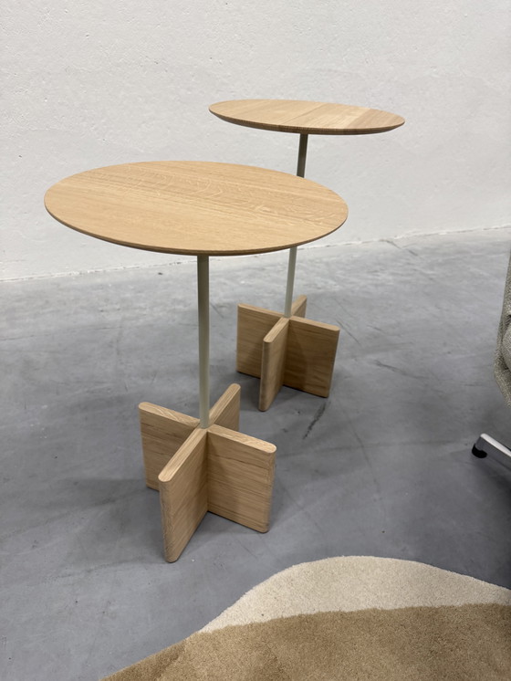 Image 1 of 2 tavolini Beek Cross in legno massello di rovere