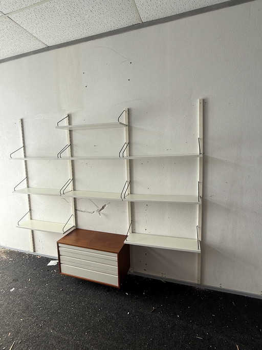 Sistema de pared Royal System de Poul Cadovius, estilo vintage de la década de 1960.