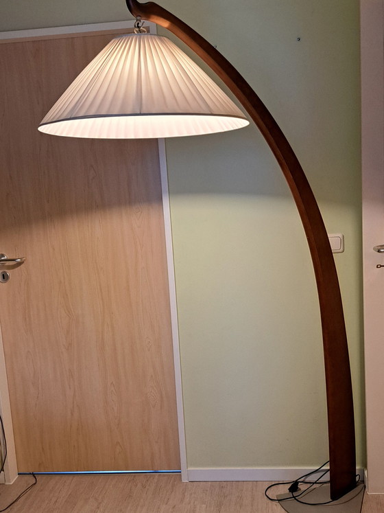 Image 1 of Arteflash Venere Piantana – Lámpara de pie de diseño italiano en nogal