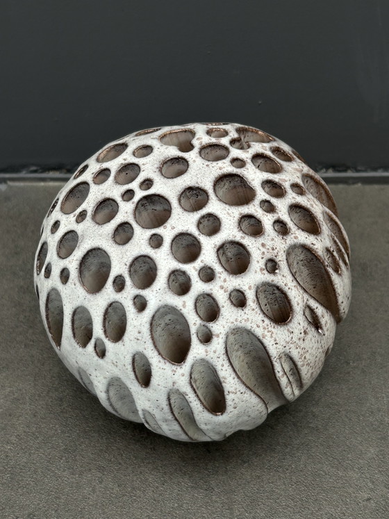 Image 1 of Scultura in ceramica “Sfera” di Alessio Tasca - anni '70