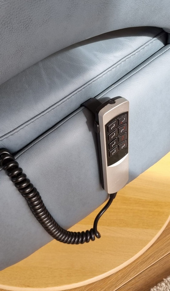 Image 1 of Set di due poltrone relax ergonomiche elettriche in pelle