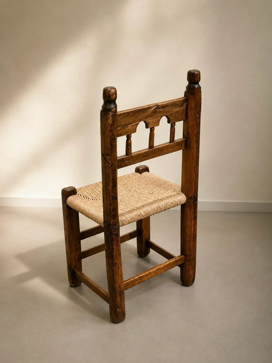 Set van 8 brutalistische, handgesneden eetkamerstoelen, Spanje (photo 3 of 8)
