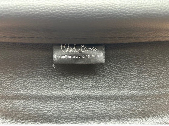 Vitra Armchair Black Leather and Chrome - Very Good Condition (photo 3 of 6)
