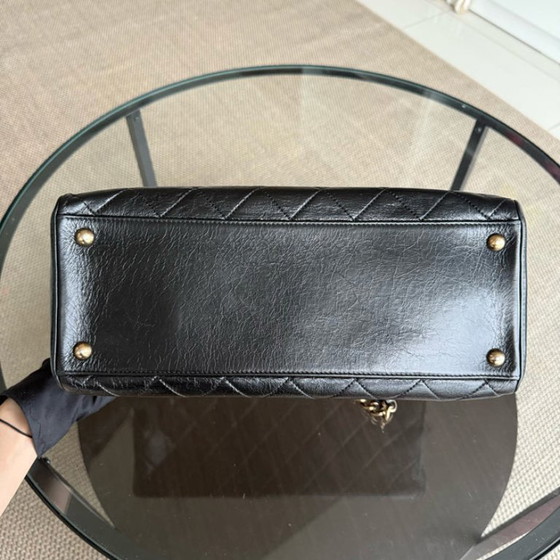 Image 1 of Chanel Shopping Tote - Gewatteerd kalfsleer, zwart met gouden details