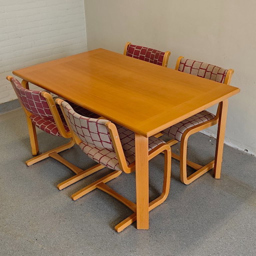 Ensemble table et chaises de salle à manger Club8 Danemark