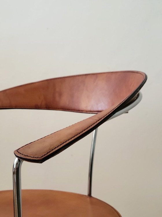 Image 1 of Sedia postmoderna Arrben Ursula in pelle color cognac e cromo.