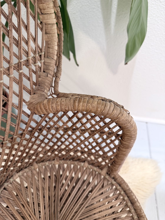 Image 1 of Rotan pauwenstoel voor kind