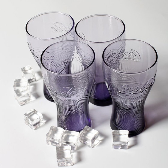 Set mit 4 lila Coca-Cola-Gläsern, entworfen für McDonald's / Luminarc / Frankreich – Gläser & Karaffe, Glass (photo 7 of 7)