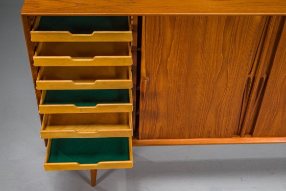 Image 1 of  Model 19 Teakhouten dressoir van Gunni Omann voor Omann Jun, Denemarken, jaren 60