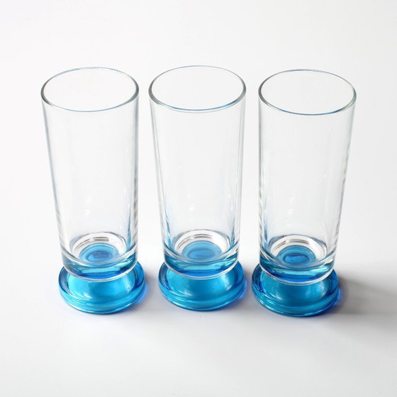 Image 1 of Set di 3 bicchieri vintage con base blu / Rari bicchieri alti di metà secolo / Italia / Anni '60