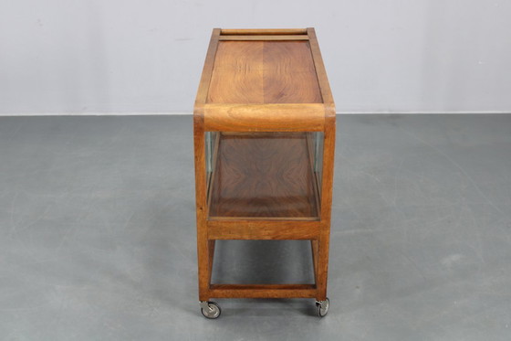 Image 1 of 1930er Jahre Art Deco Servierwagen aus Nussbaumholz, Tschechoslowakei