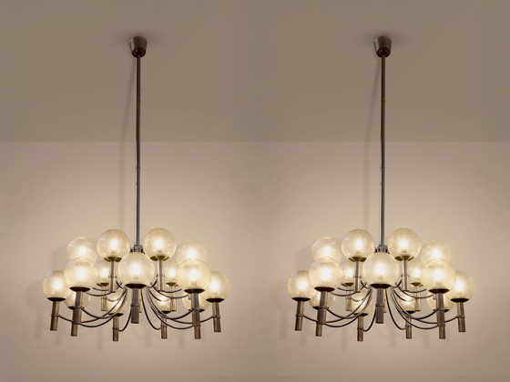 Image 1 of Paar einzigartige Veroneser Kronleuchter 65 Zoll Stahl Muranoglas 1970