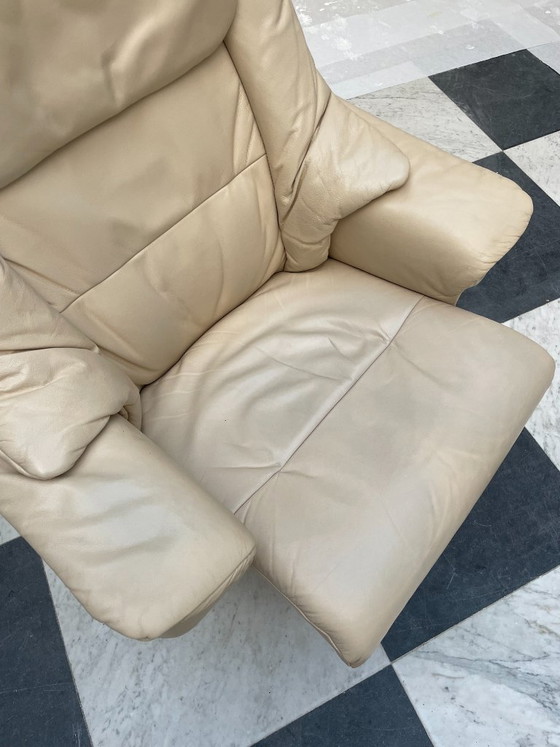 Poltrona Reclinabile Girevole in Pelle, Crema, Poltrone relax, Legno, Vintage (foto 10 di 13)