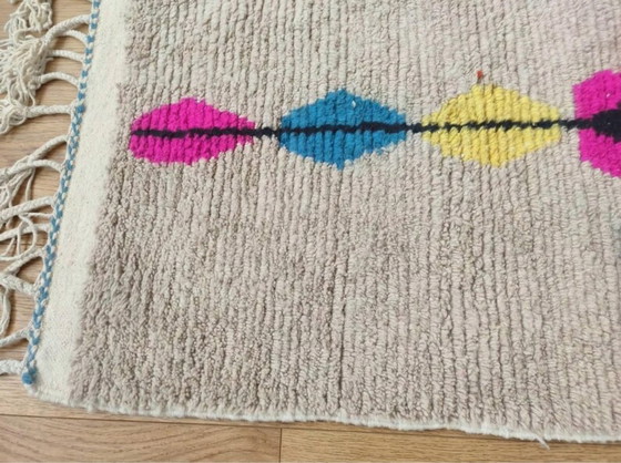 Alfombra bereber marroquí con encanto natural, 2200 cm x 300 cm. – Wool (photo 7 of 8)