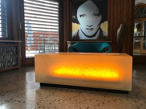 Image 1 of Armadio bar con luce nera