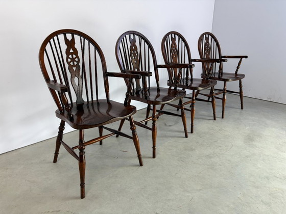 Mooie Engelse Windsor stijl eetkamerstoelen, set van 4 – Wood (photo 7 of 10)
