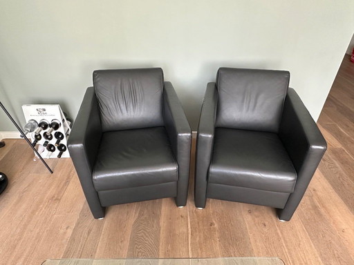 Chaises / fauteuils en cuir noir, 2 pièces